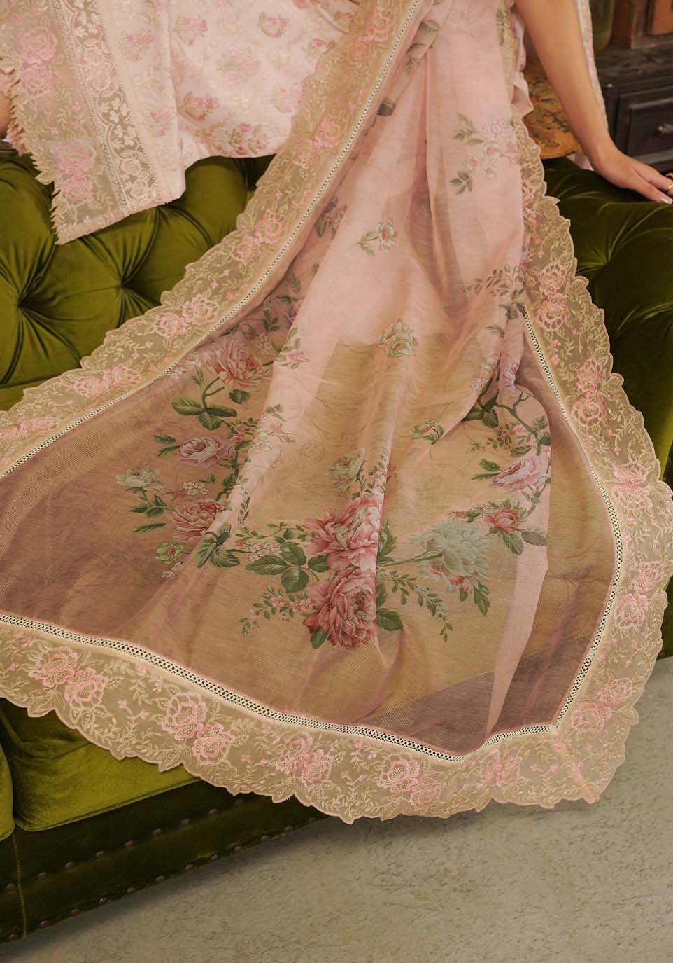 Zarqash | Tresor Luxury Lawn 24 | ZQT 003 FLORA - Riwayat-e-khas