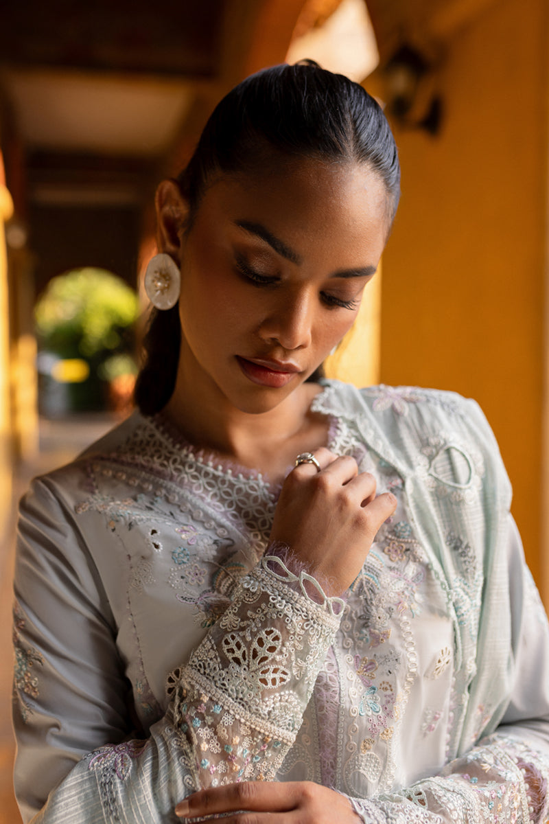 Qalamkar | Q Line Lawn 25 | QM-16 Lune