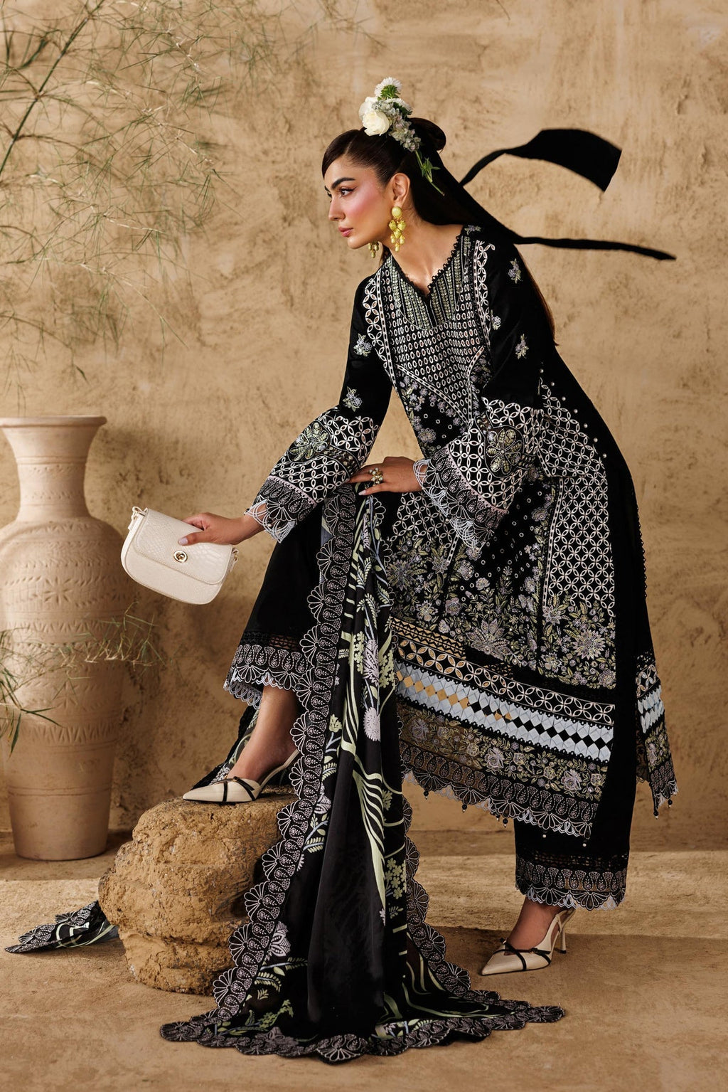 Akbar Aslam | Elea Lawn 26 | Alesse
