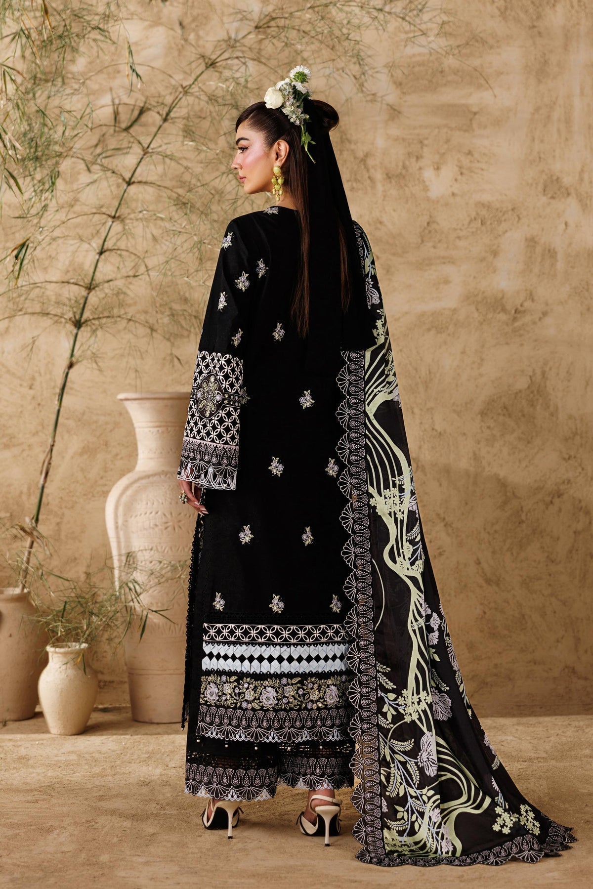 Akbar Aslam | Elea Lawn 26 | Alesse