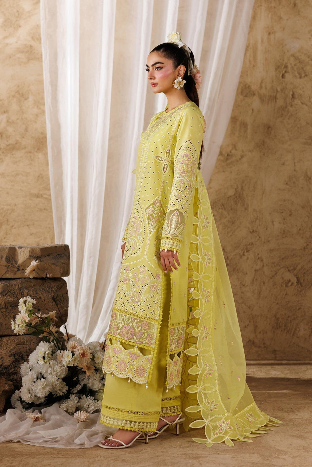 Akbar Aslam | Elea Lawn 26 | Felene