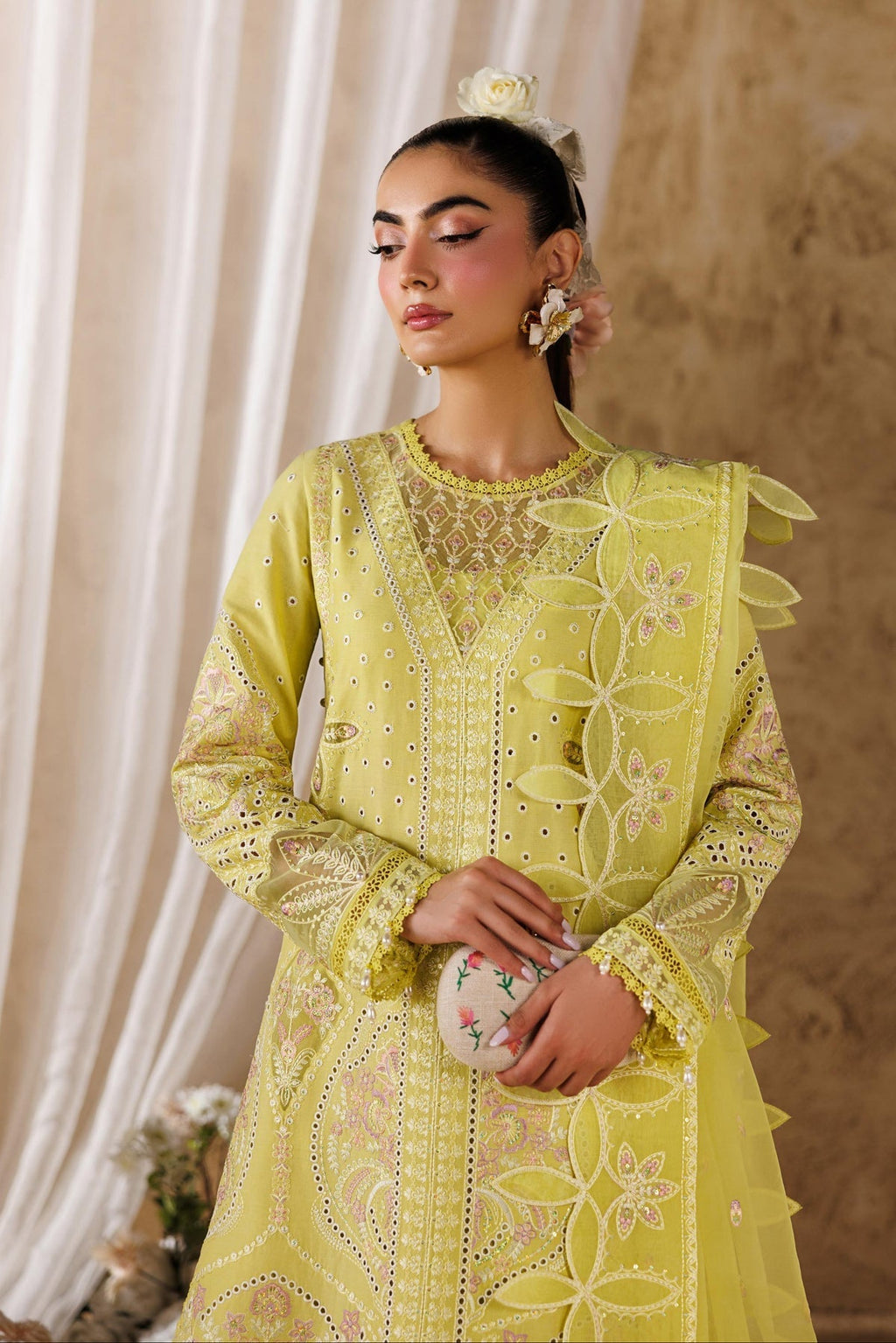 Akbar Aslam | Elea Lawn 26 | Felene