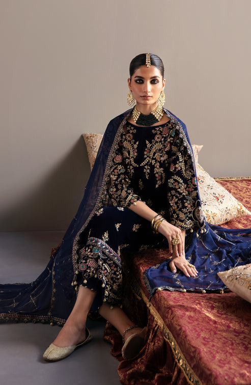 Emaan Adeel | Zarposh Velvet 25 | MK-03 Falak