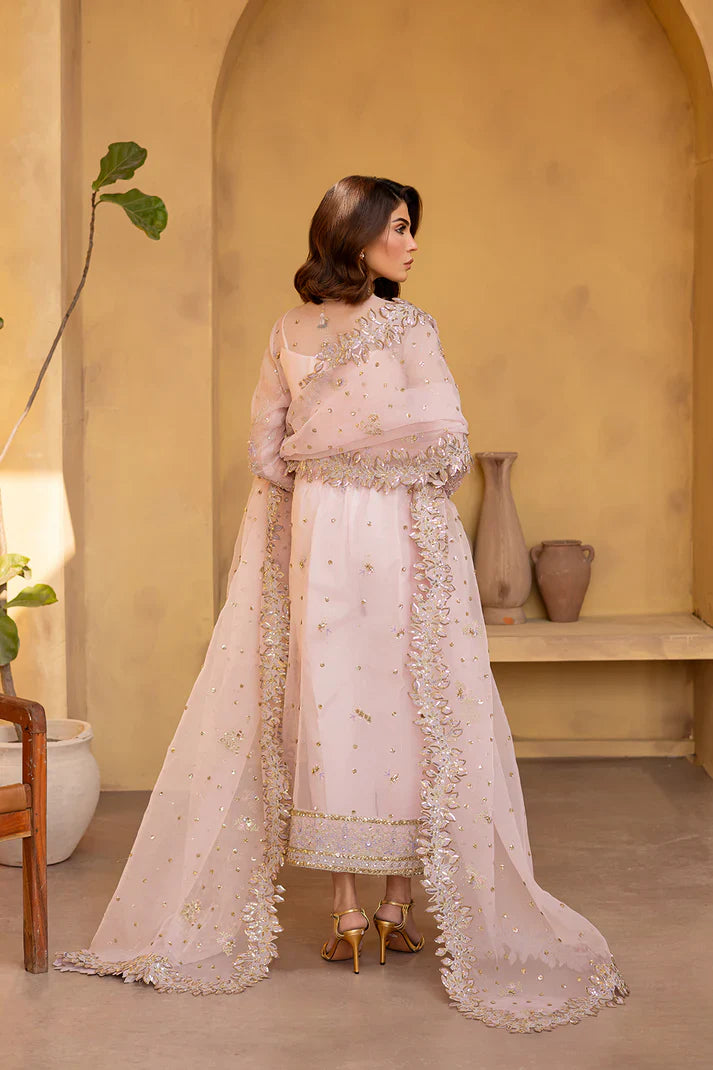 Emaan Adeel | Regalia Luxury Formals | VELOURA