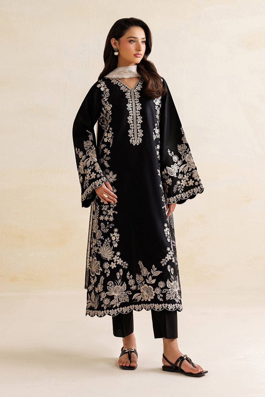 Baroque | Embroidered Lawn | SF-4471