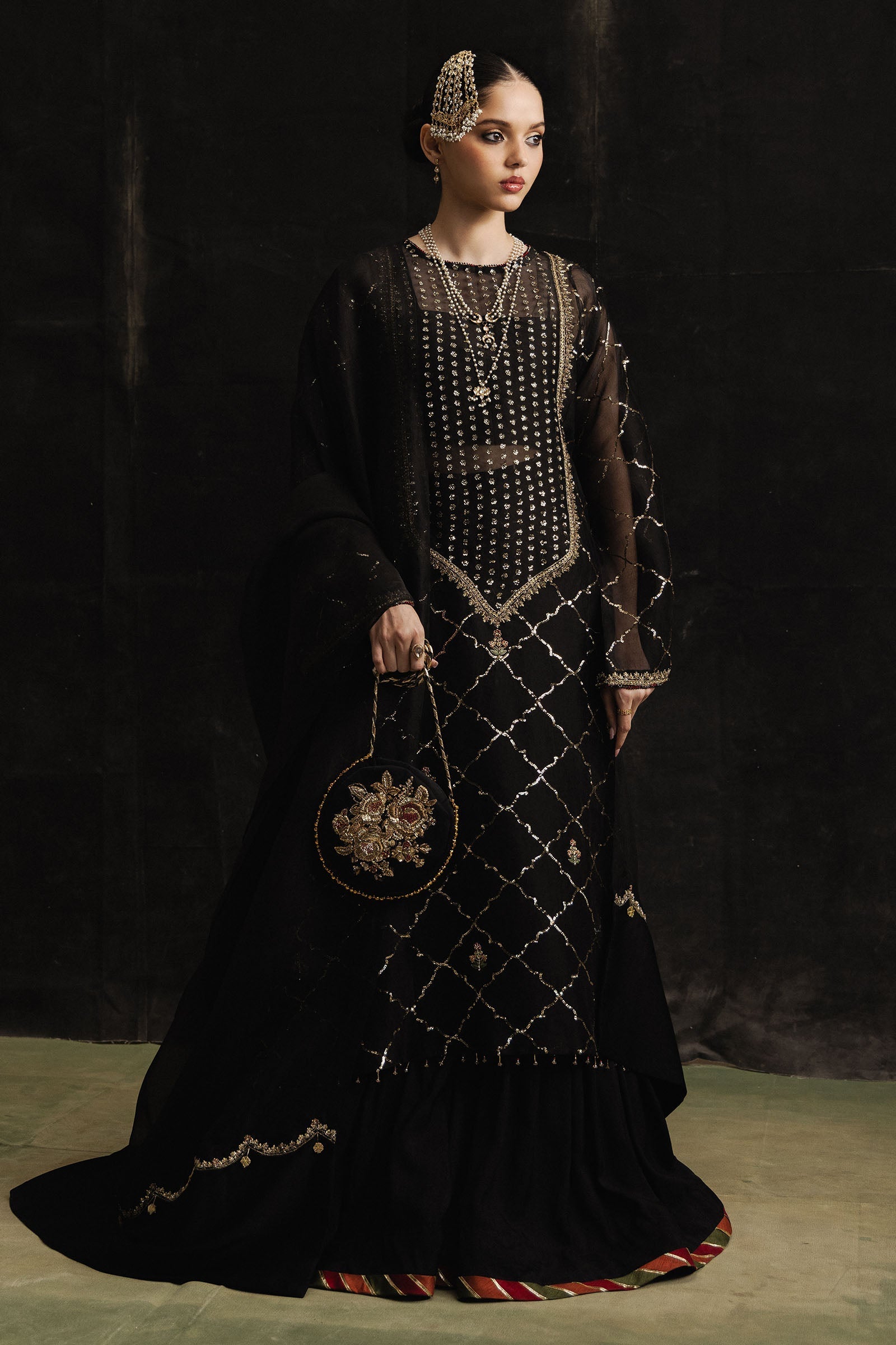Zara Shahjahan | Studio Portraits | Kubra