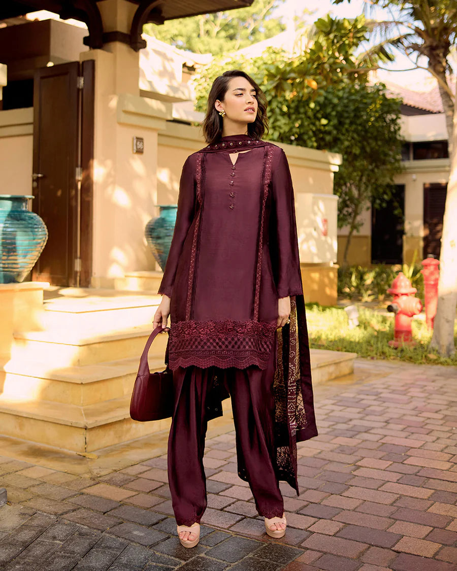 Faiza Saqlain | Carmela | Triana