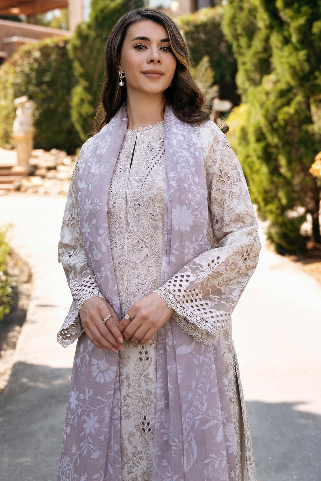 Afrozeh | Damask The Holiday Edit 25 | Lunetta A - Riwayat-e-Khas
