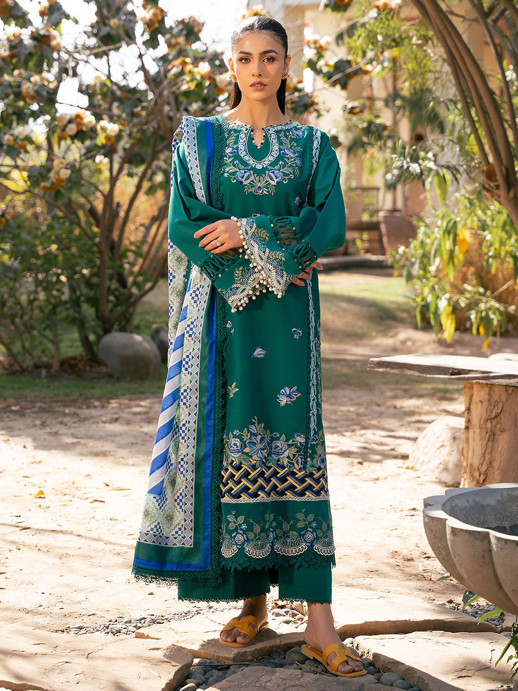 Bin Ilyas | Hazel Printed Lawn 25 | 2077 - A