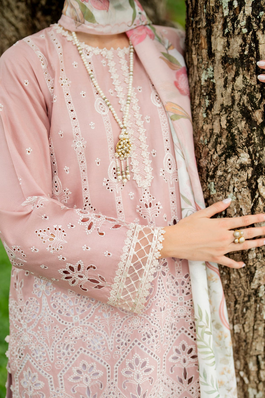 Baroque | Embroidered Lawn | SF-4264