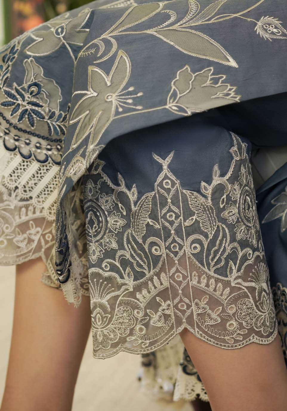 Zarqash | Tresor Luxury Lawn 24 | ZQT 004 THISTLE - Riwayat-e-khas