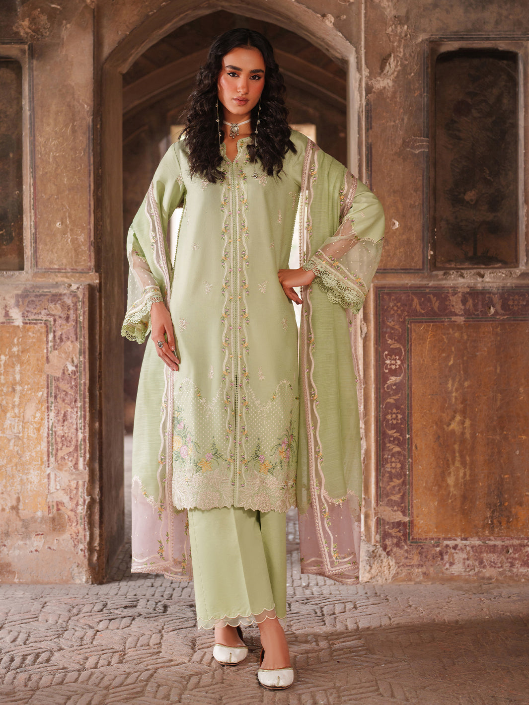 Binilyas | Suroor Eid Pret 26 | 243-A