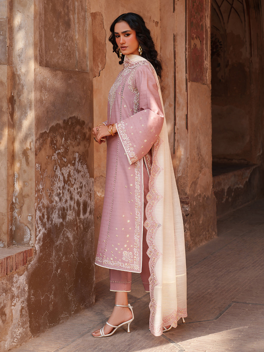 Binilyas | Suroor Eid Pret 26 | 245-B