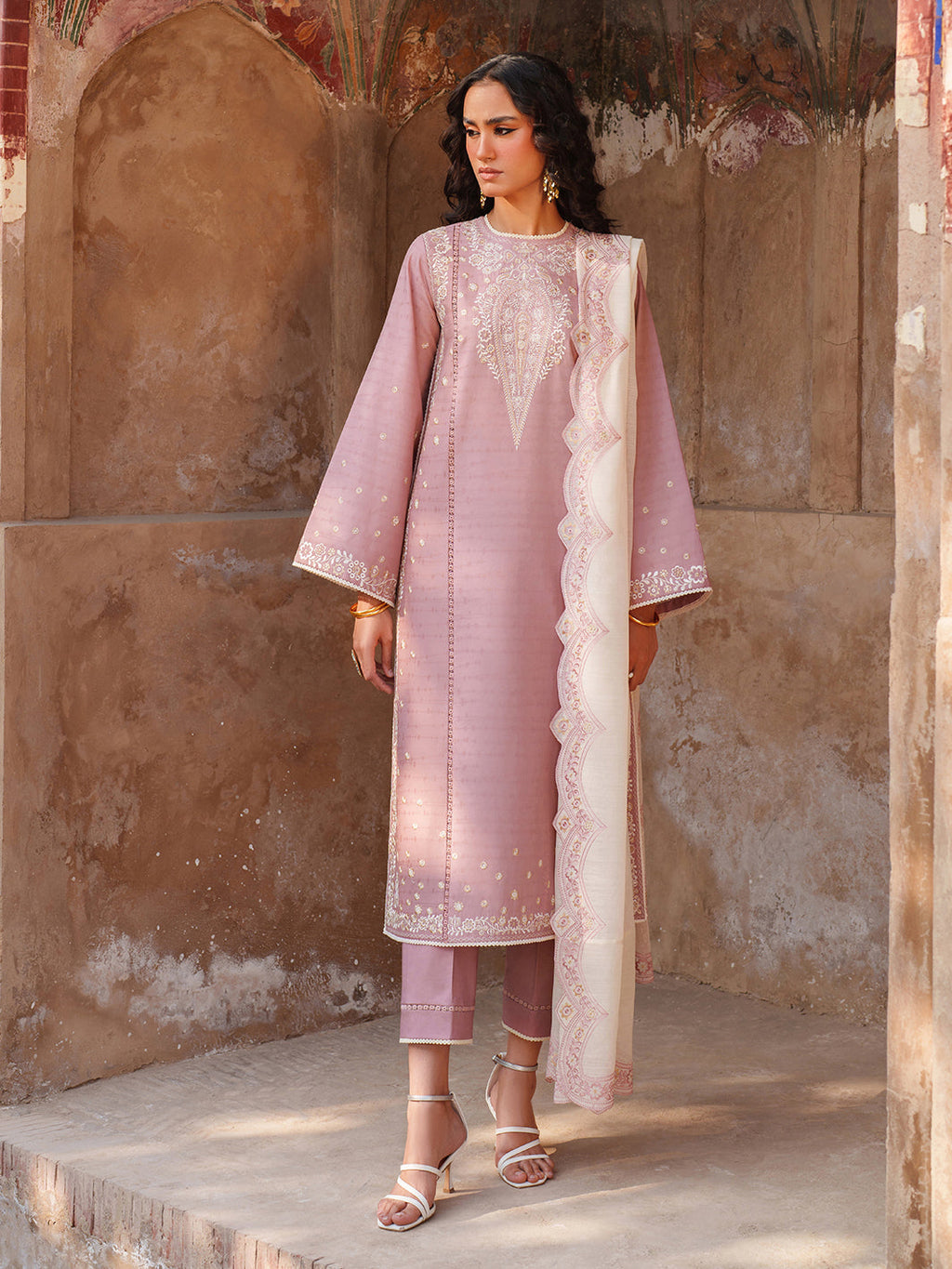 Binilyas | Suroor Eid Pret 26 | 245-B
