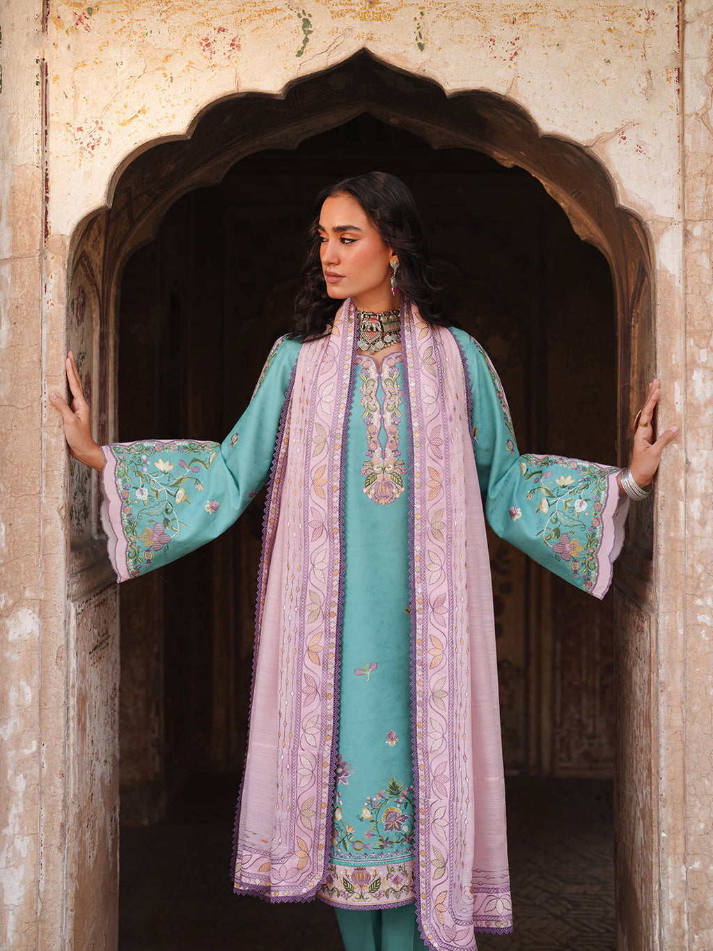 Binilyas | Suroor Eid Pret 26 | 247-A