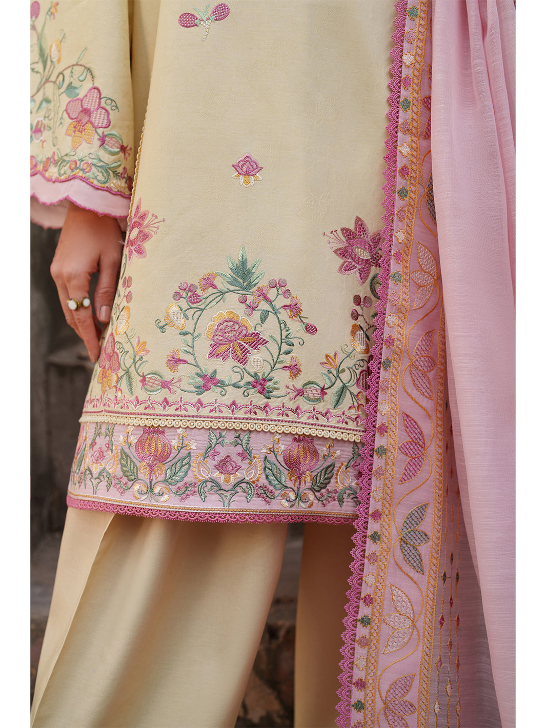 Binilyas | Suroor Eid Pret 26 | 247-B