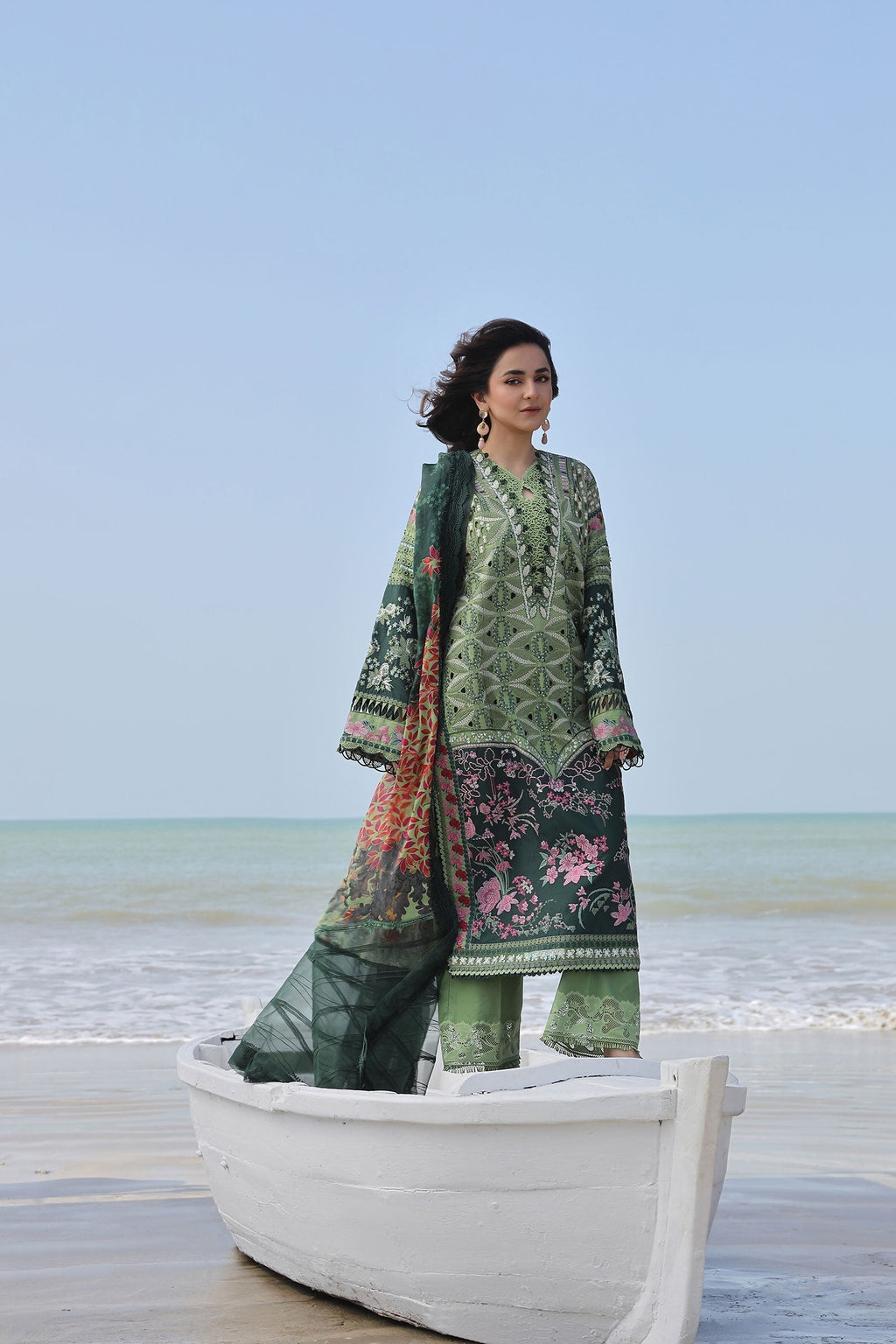 Maryam Hussain | Luxury Lawn 24 | GARDENIA - Riwayat-e-Khas