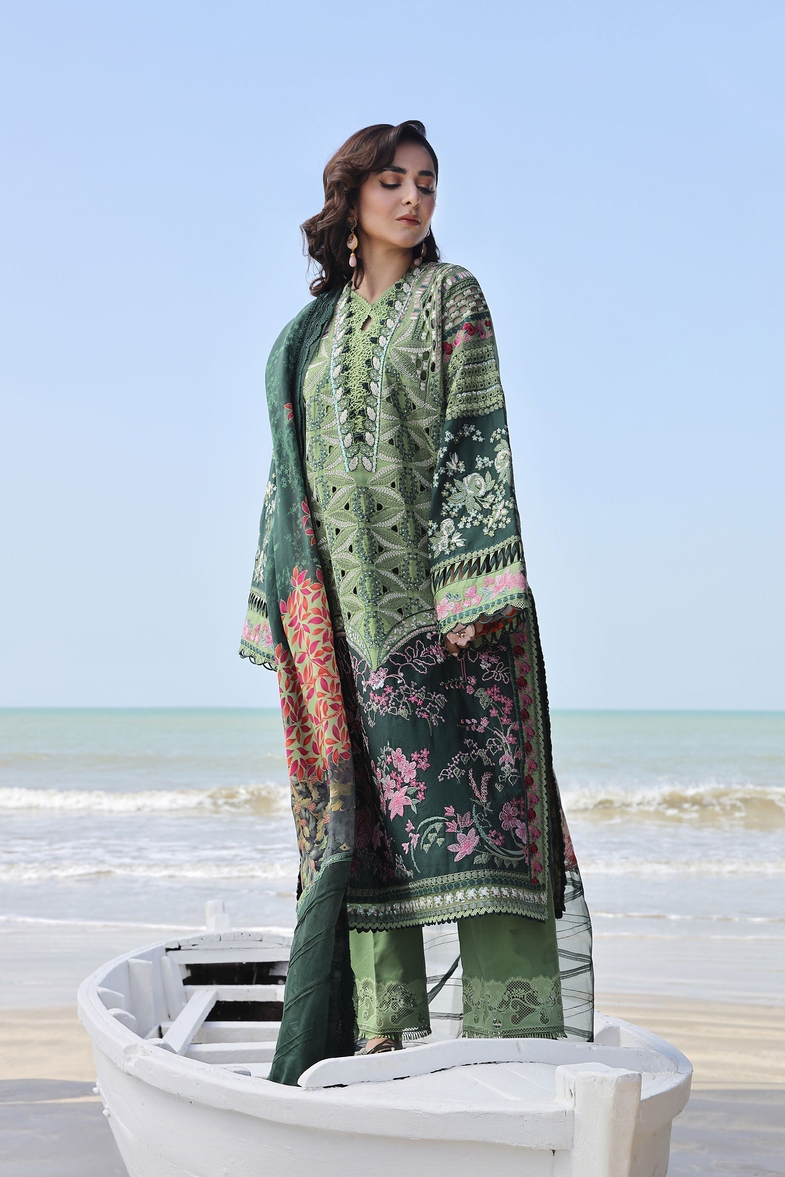 Maryam Hussain | Luxury Lawn 24 | GARDENIA - Riwayat-e-Khas