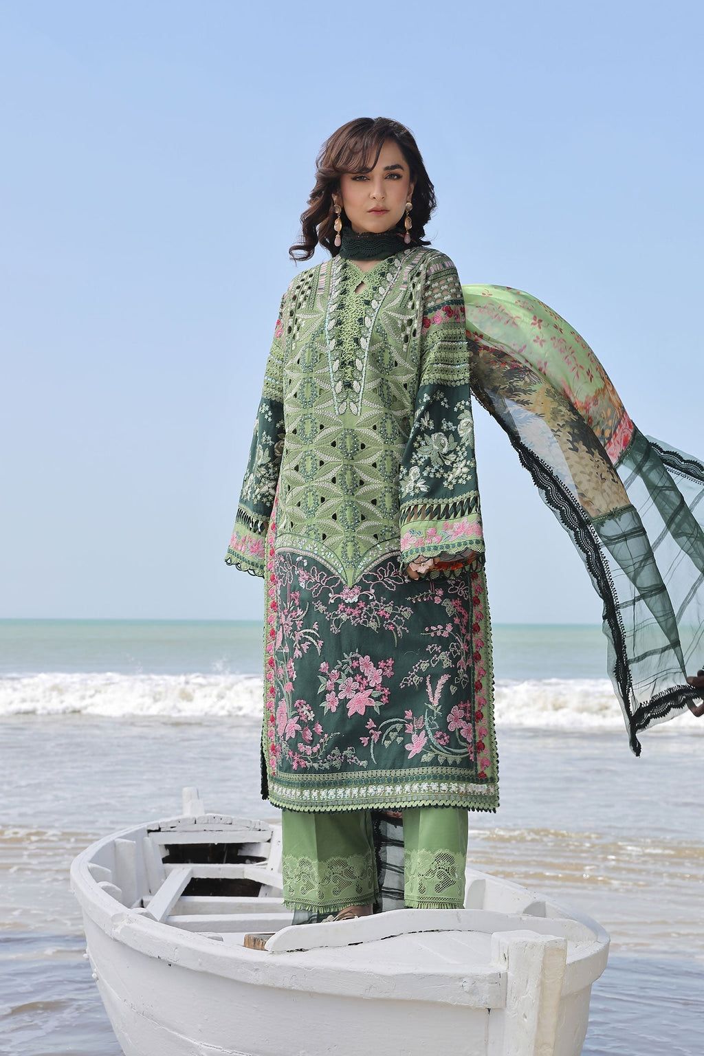 Maryam Hussain | Luxury Lawn 24 | GARDENIA - Riwayat-e-Khas