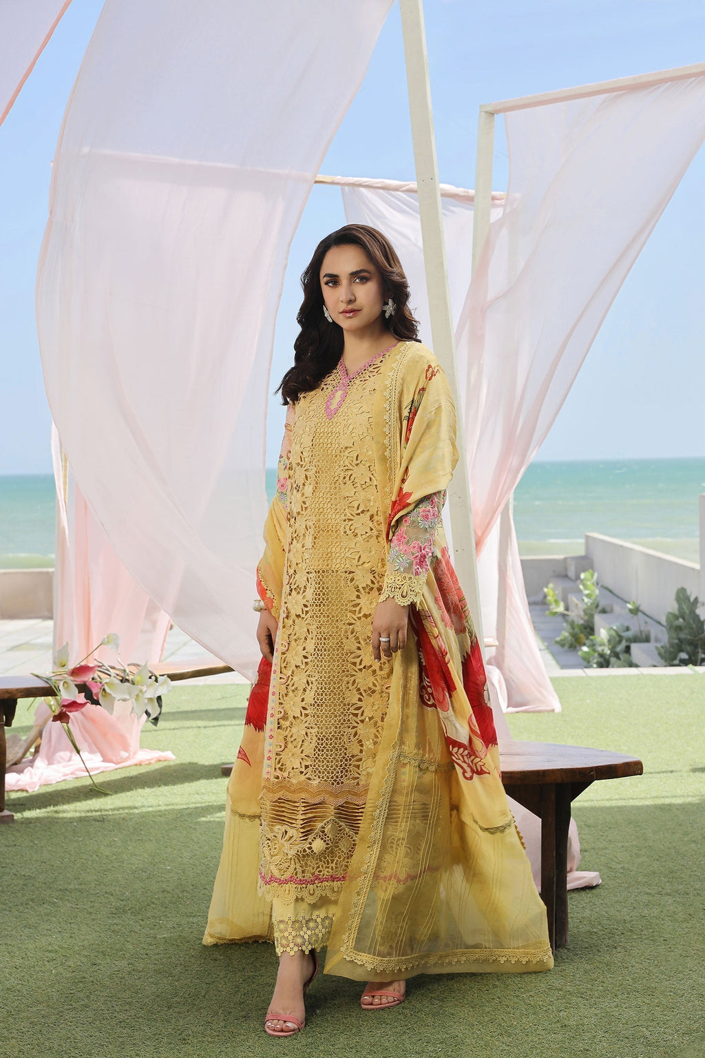 Maryam Hussain | Luxury Lawn 24 | TROPICA - Riwayat-e-Khas