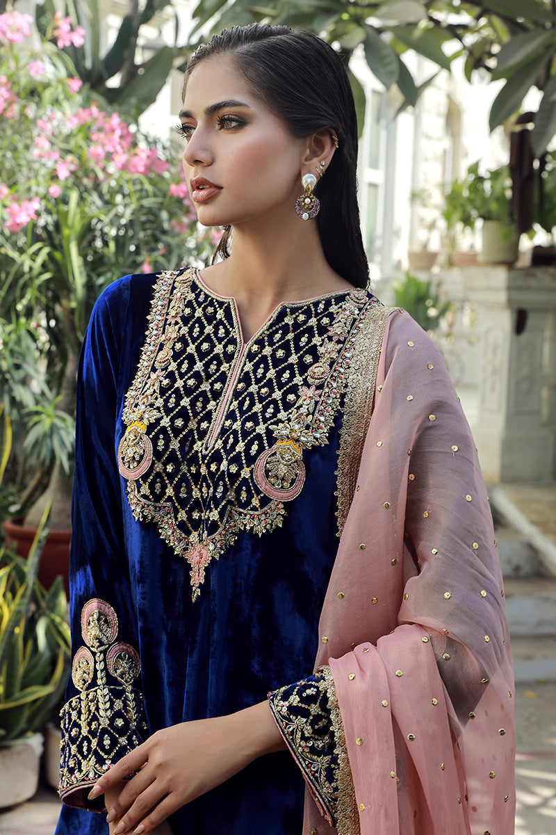 Sana Abbas | Velvet Formals | LOLITE - Riwayat-e-Khas