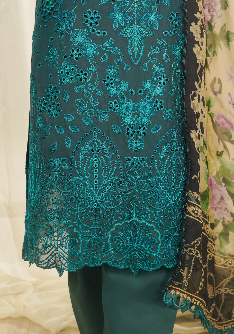 Zarqash | Tresor Luxury Lawn 24 | ZQT 0011 DINA - Riwayat-e-khas