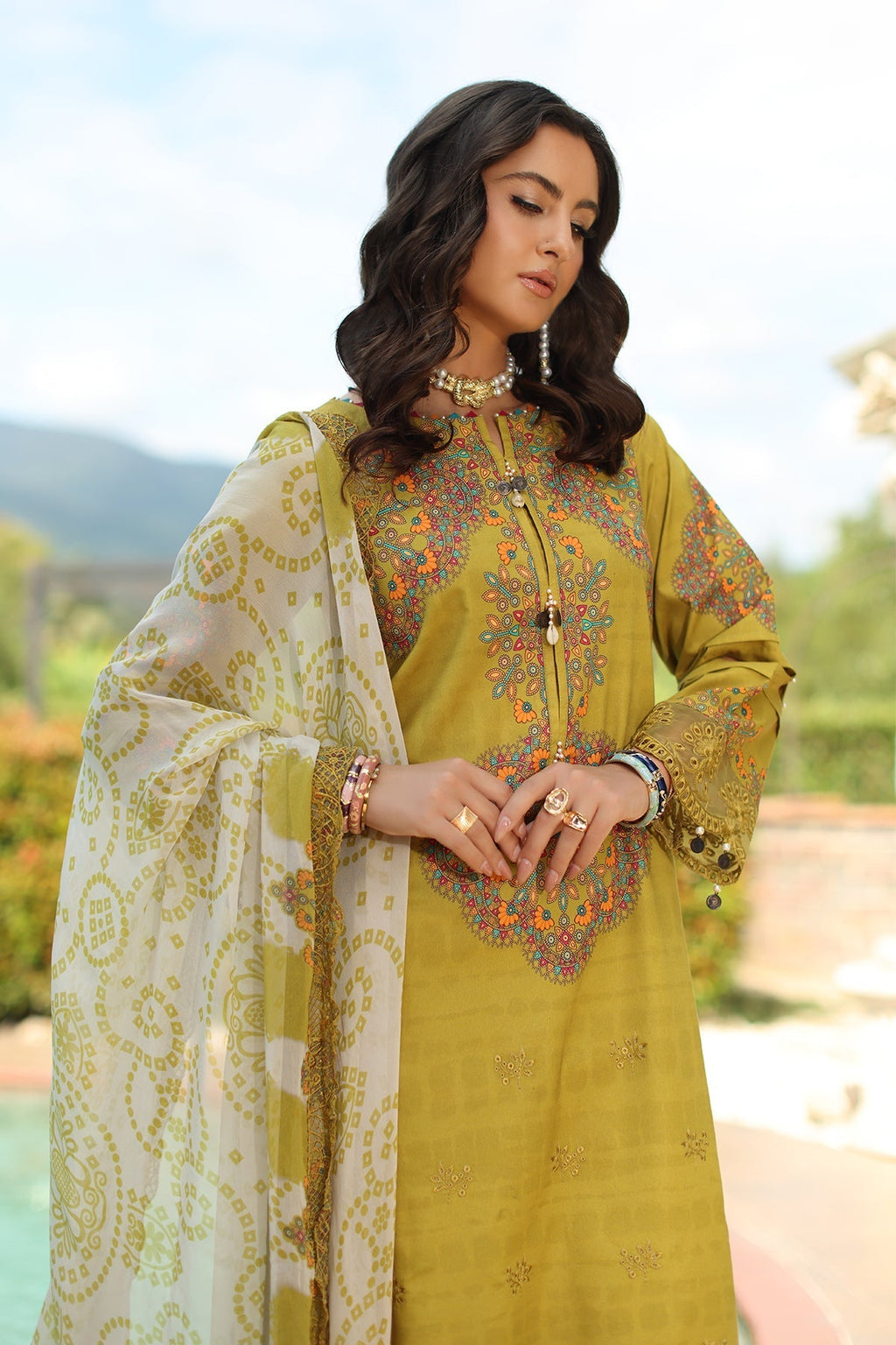 Charizma | Aniq Lawn | AN6-01