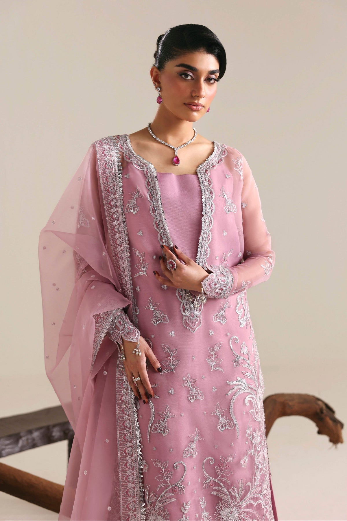Akbar Aslam | Formal Pret | Vale