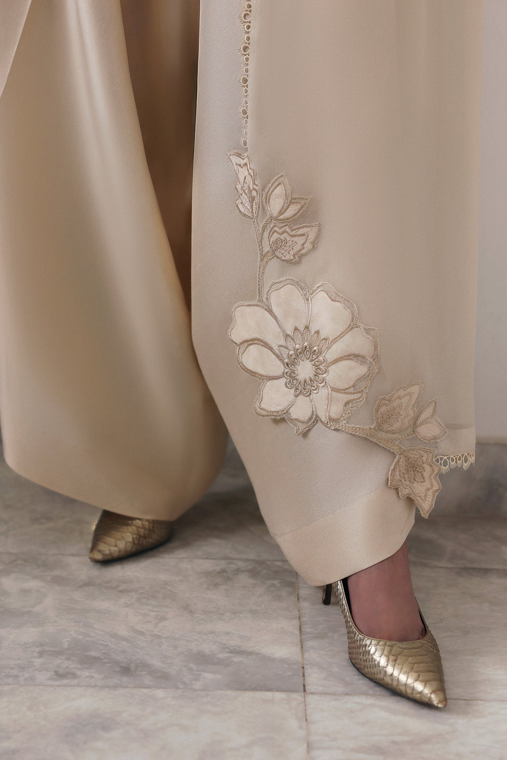 Elan | NOURA | ZEYA (EV-21482)