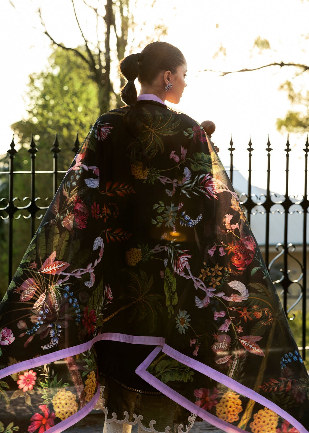 Saira Shakira | Bloom Lawn 25 | SAUVAGE 6-B
