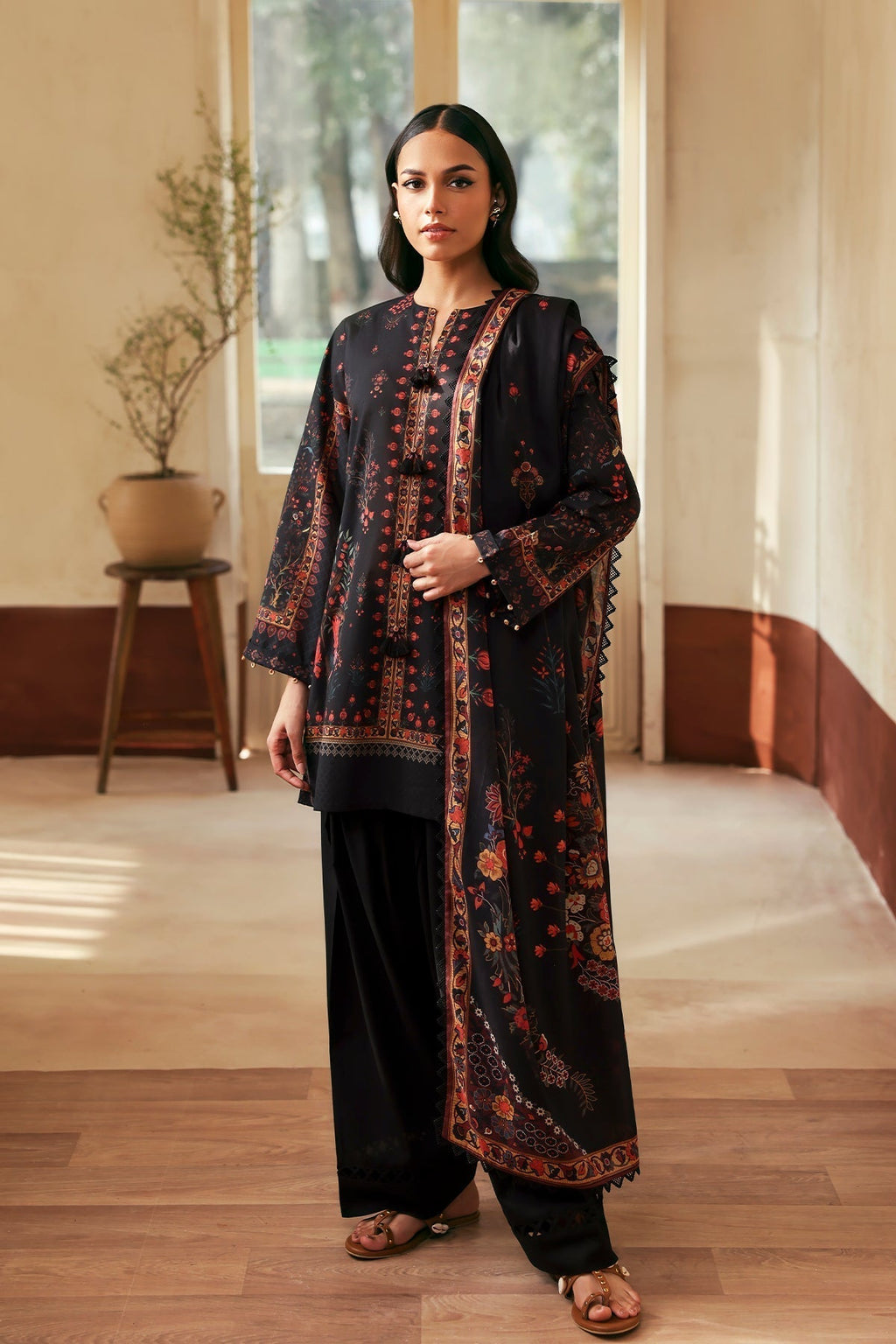 Sahar | Selene 25 | Royal Noir - Riwayat-e-Khas
