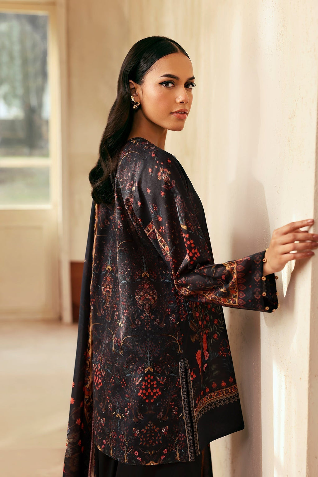 Sahar | Selene 25 | Royal Noir - Riwayat-e-Khas