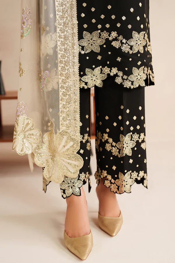 Farasha | STITCHED FORMALS ’26 | Gold Shadow