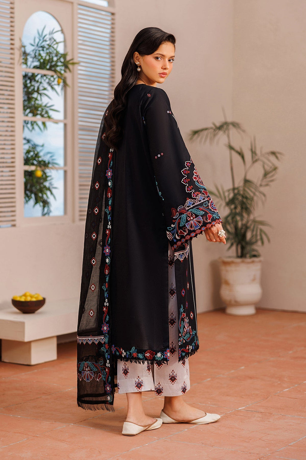 Baroque | Embroidered Lawn | SF-4391