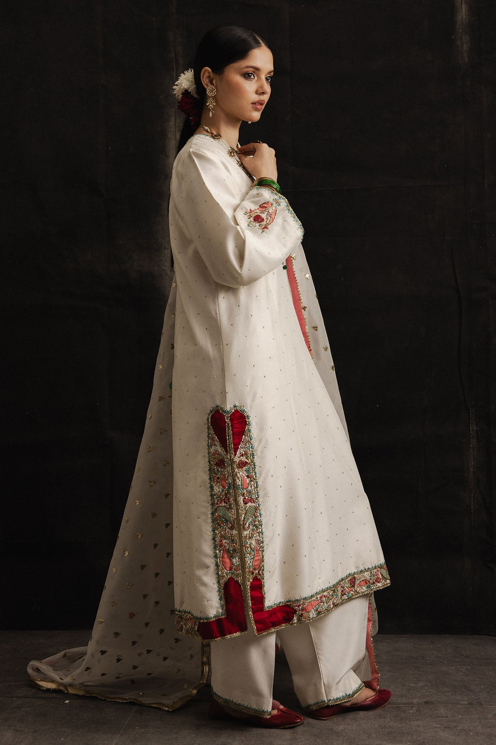 Zara Shahjahan | Studio Portraits | Peepal