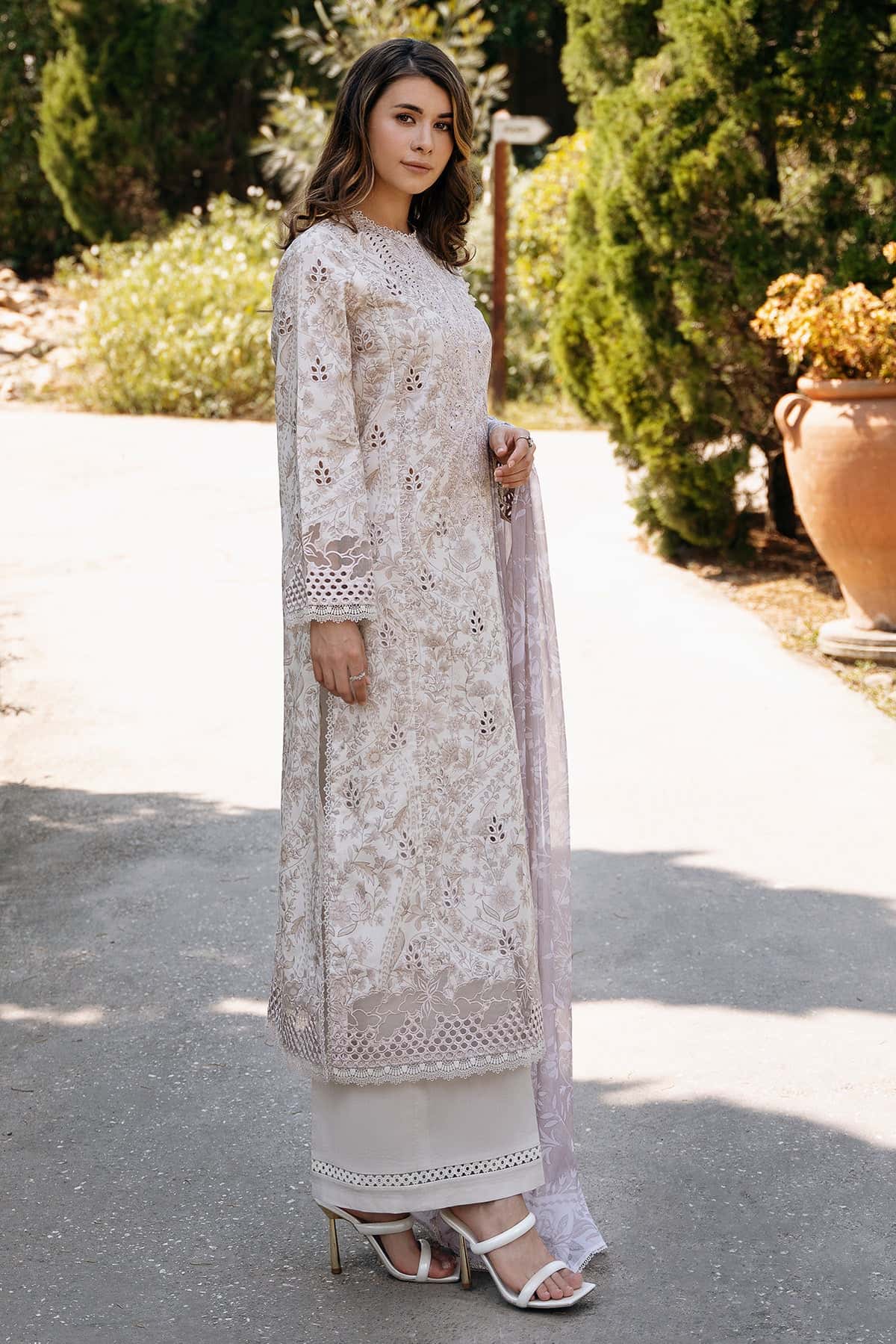 Afrozeh | Damask The Holiday Edit 25 | Lunetta A - Riwayat-e-Khas