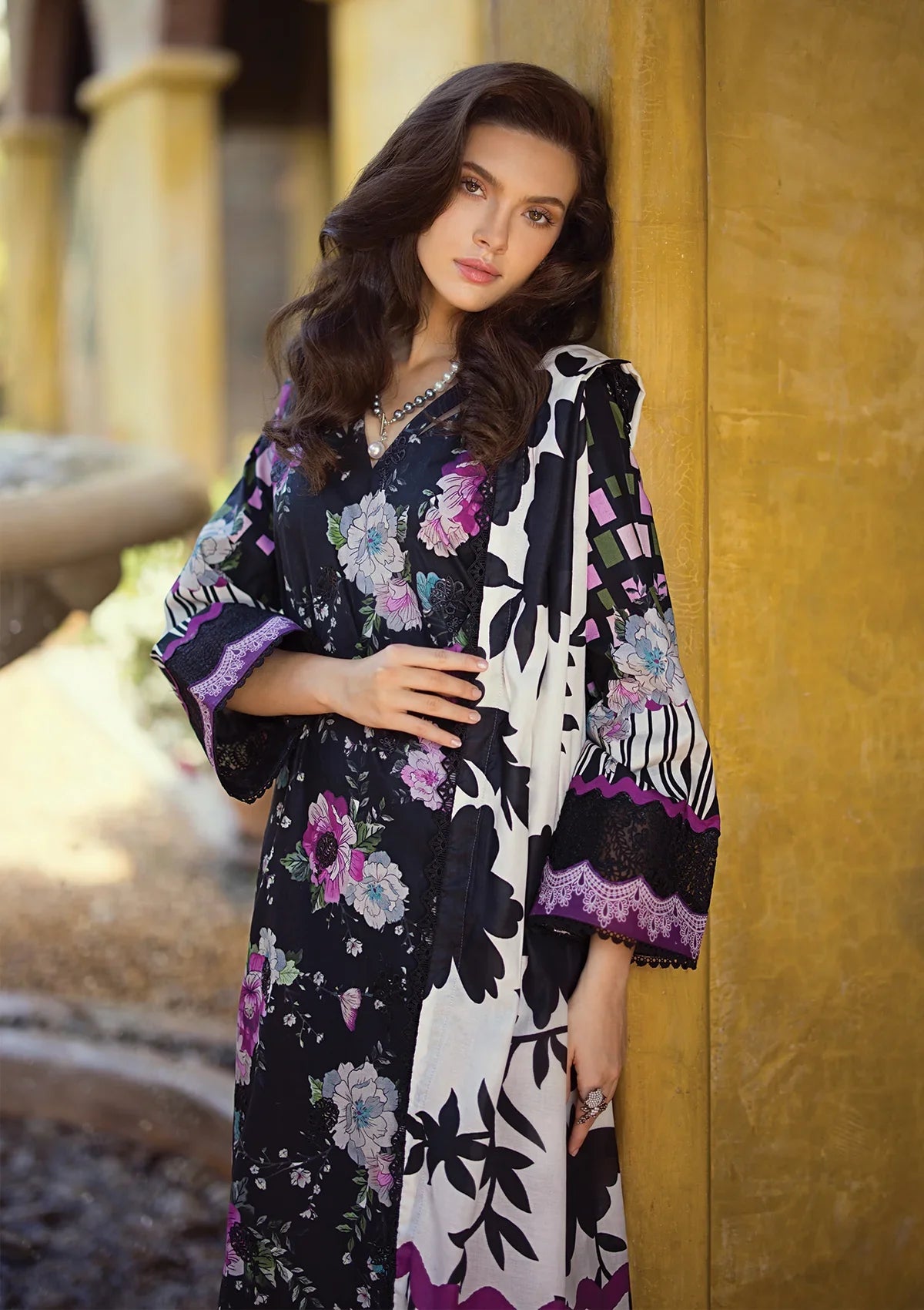 Elaf Premium Print Chikankari Lawn 3Pc Suit ECT-02B DARIEN