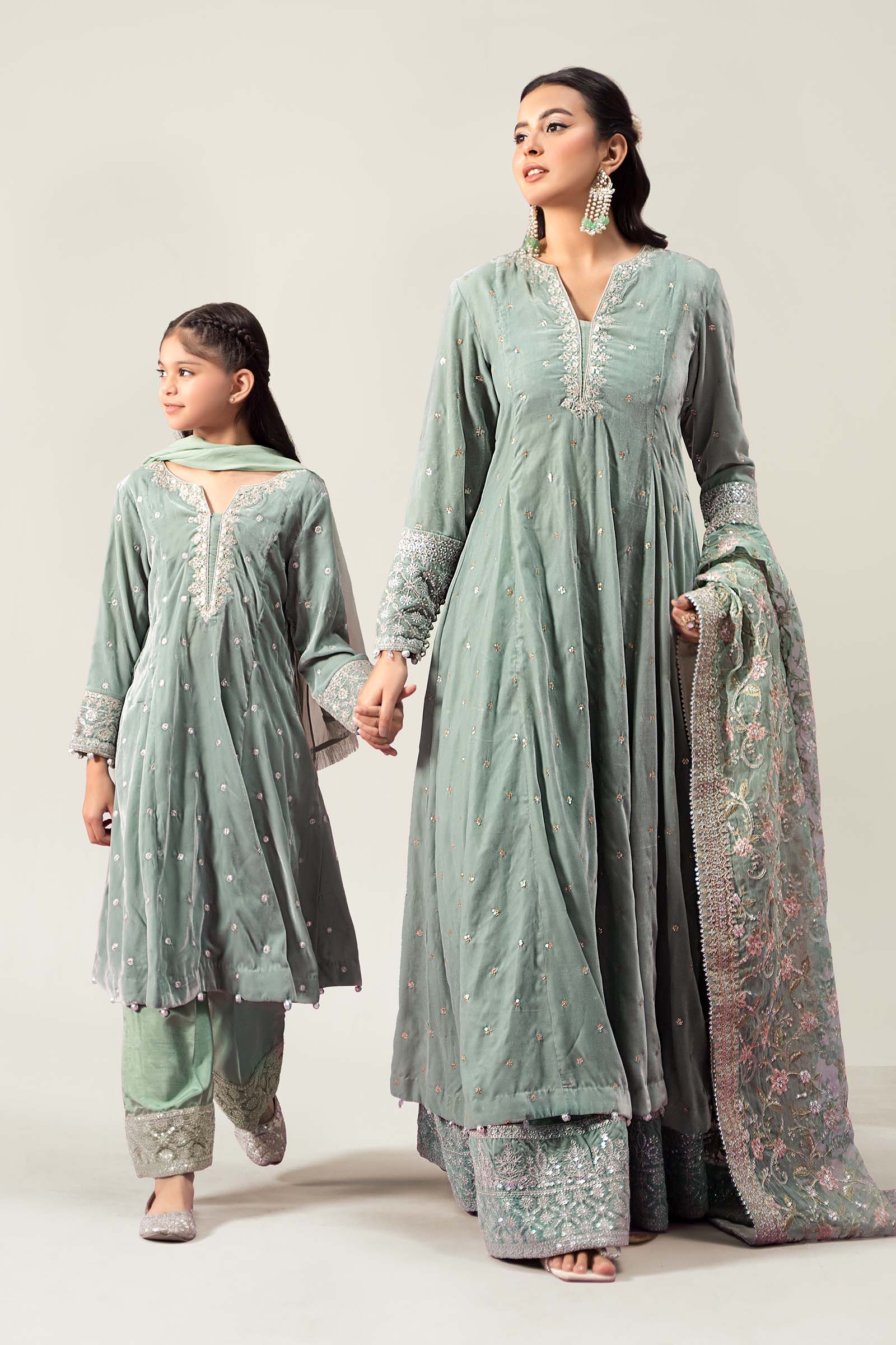 Maria B | 3 Piece Embroidered Velvet Suit | MKS-W24-38 - Libasekhas