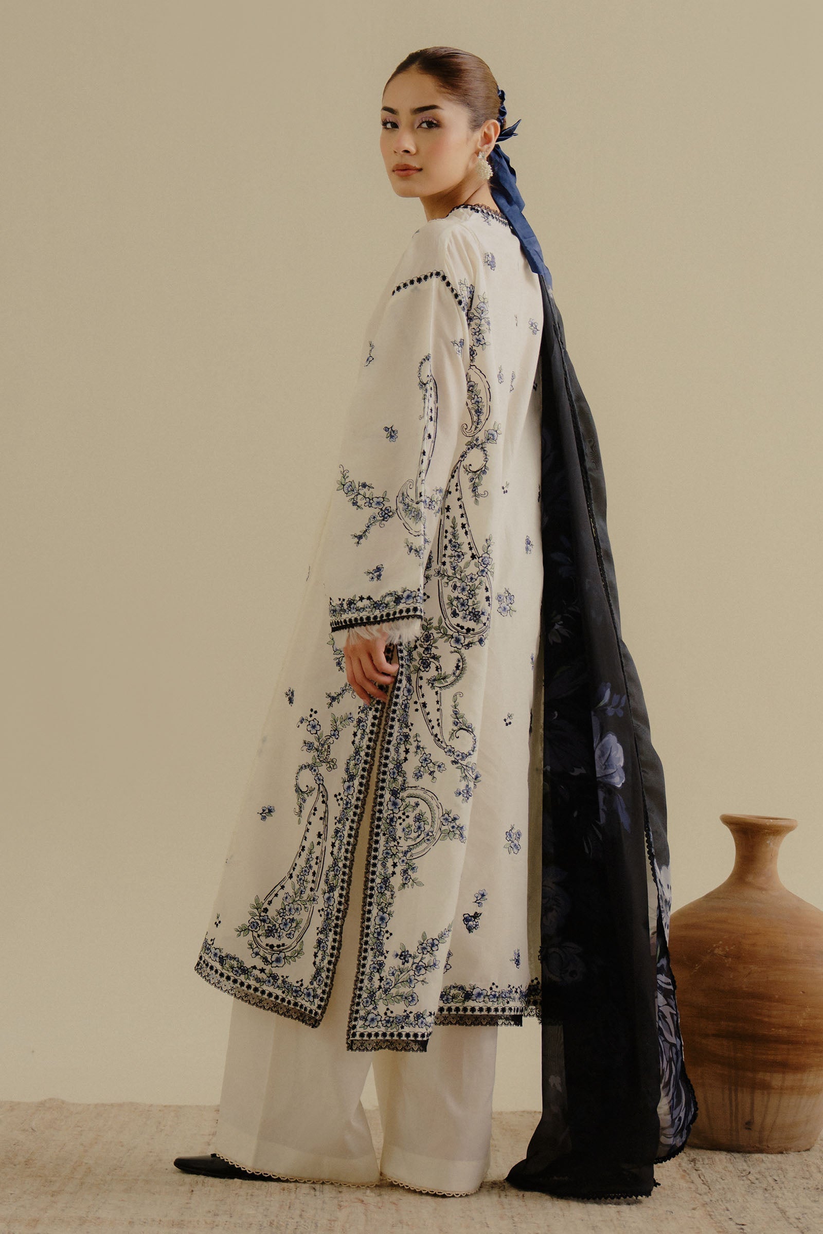 Zara Shahjahan | Coco Lawn 25 | Yana-4A
