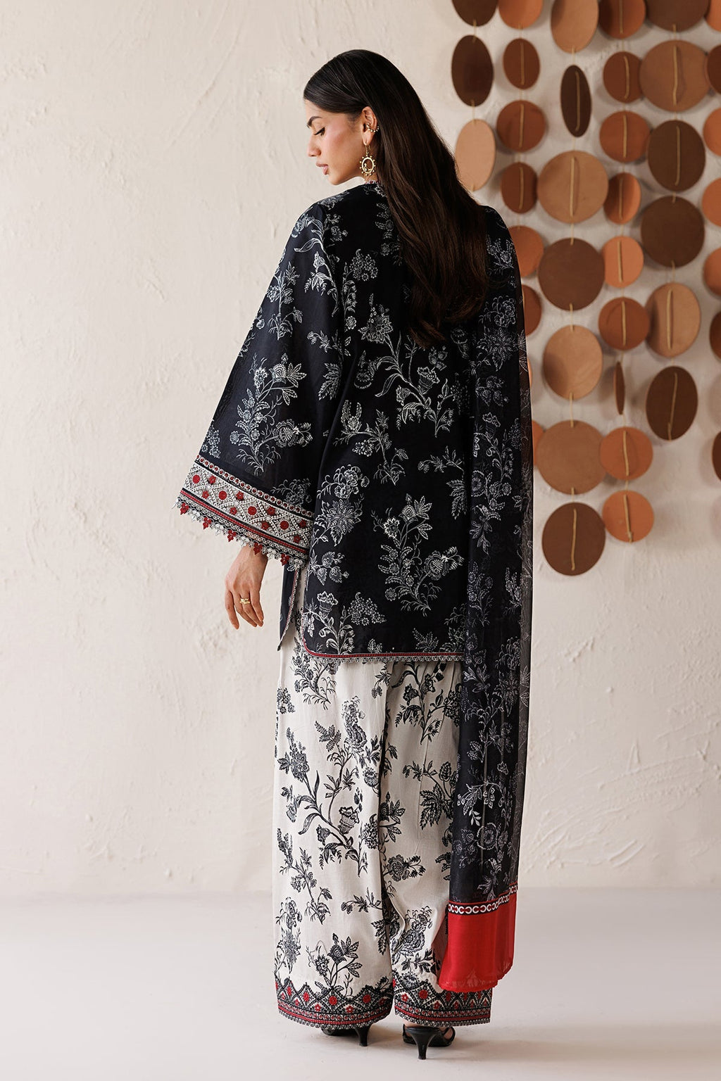 Baroque | Embroidered Lawn | SF-4514