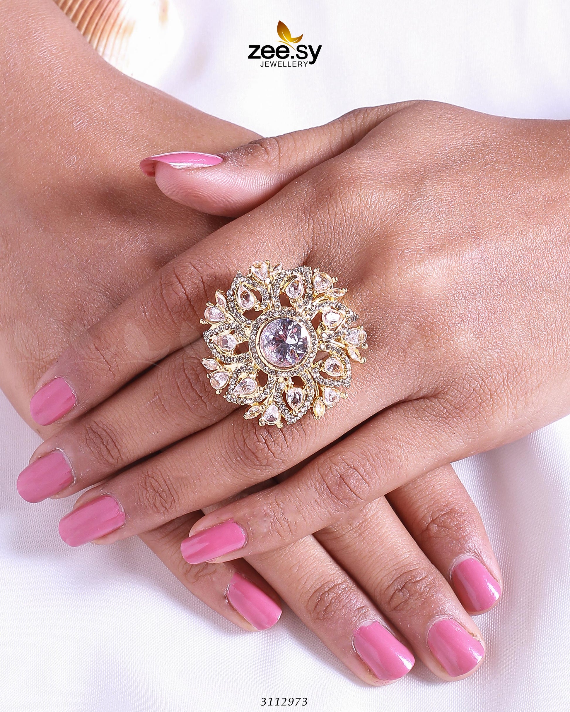 Emma Rings - Libasekhas