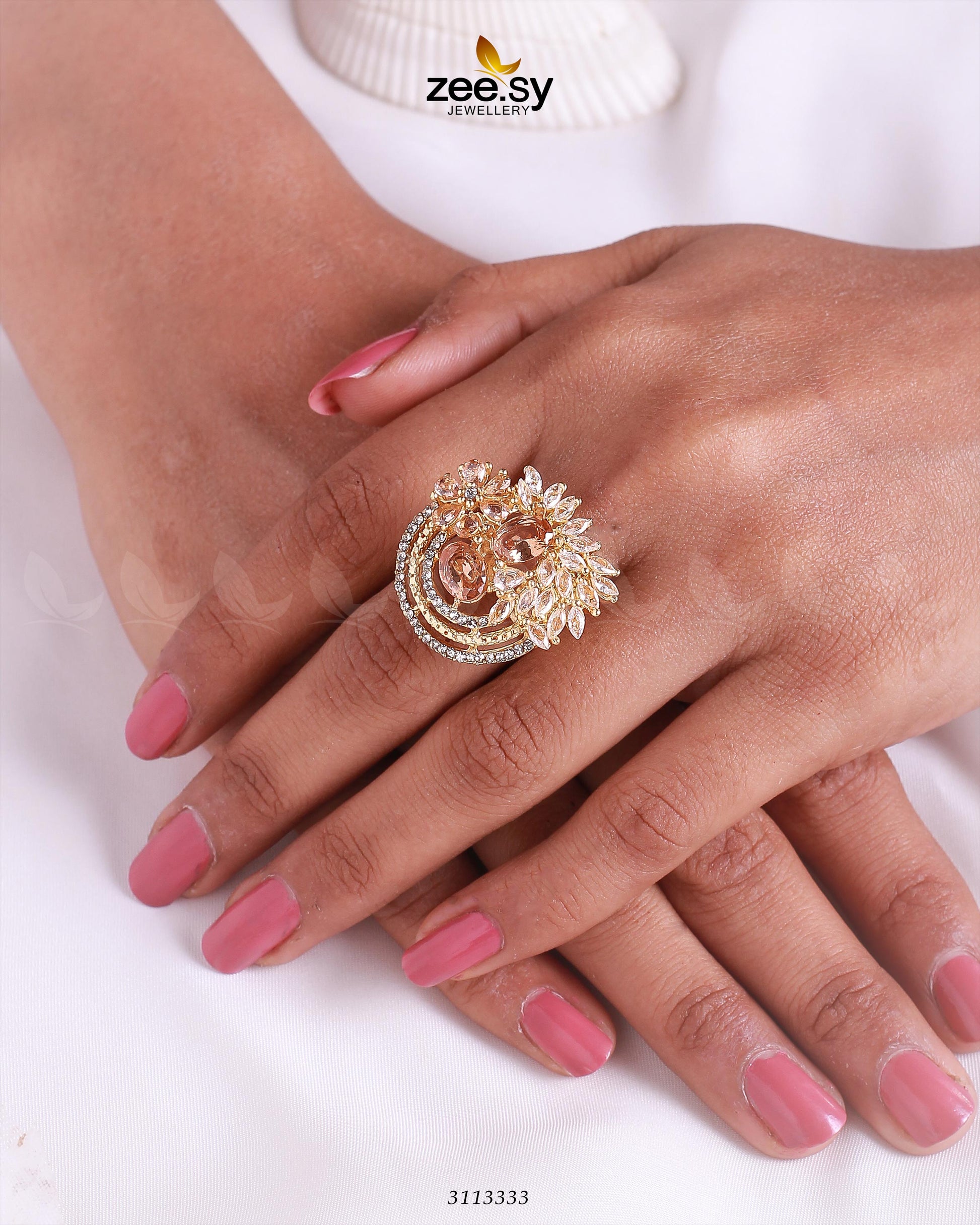 Zoya's Ring - Libasekhas