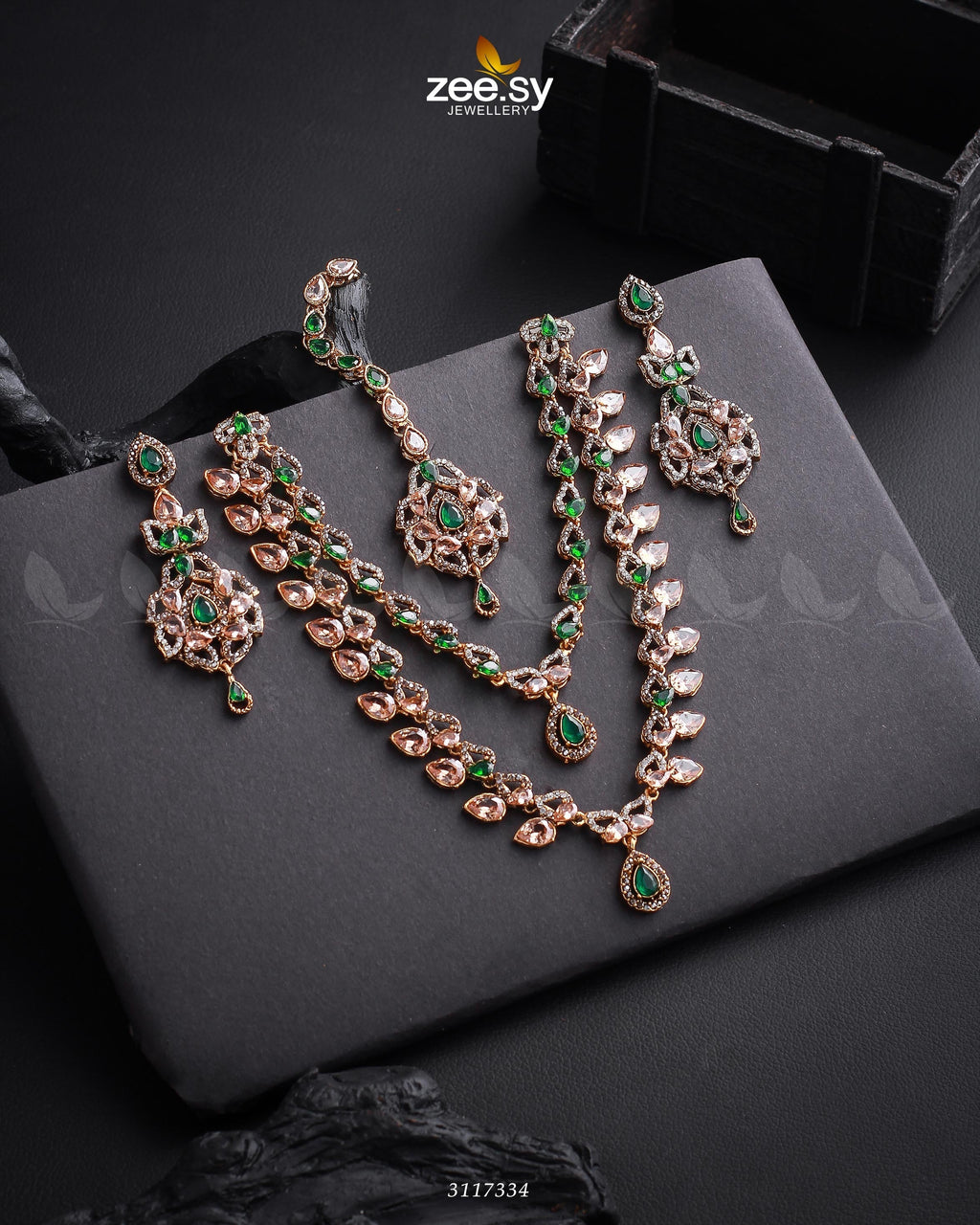 Urwa Hocane Necklace Set - Libasekhas
