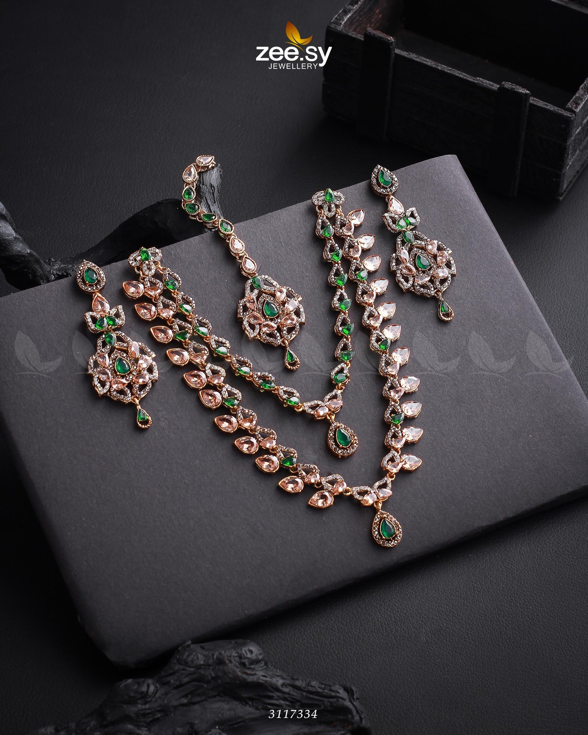 Urwa Hocane Necklace Set - Libasekhas