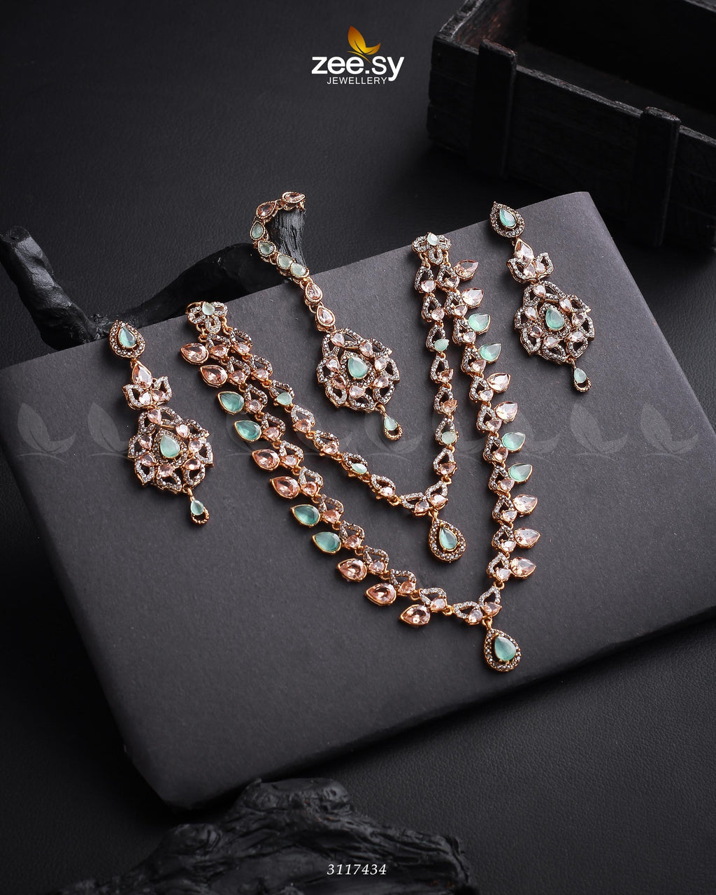 Urwa Hocane Necklace Set - Libasekhas