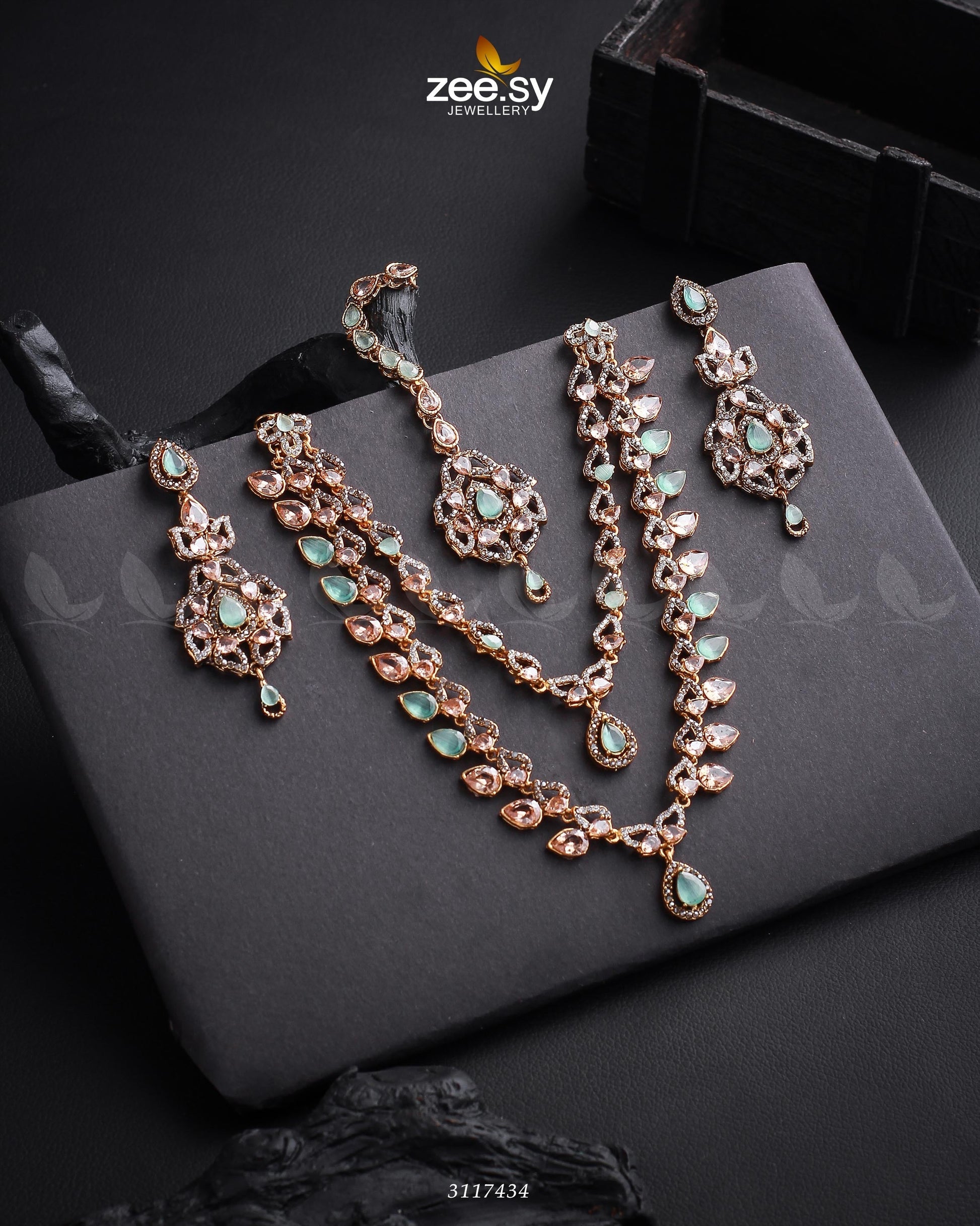 Urwa Hocane Necklace Set - Libasekhas