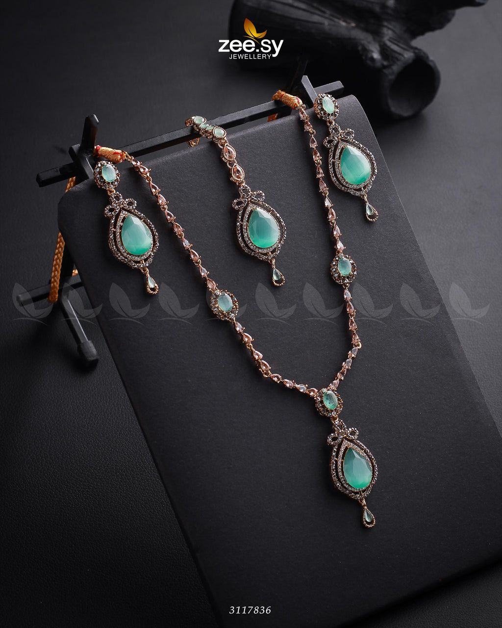 Syra Yousuf Necklace Set - Libasekhas