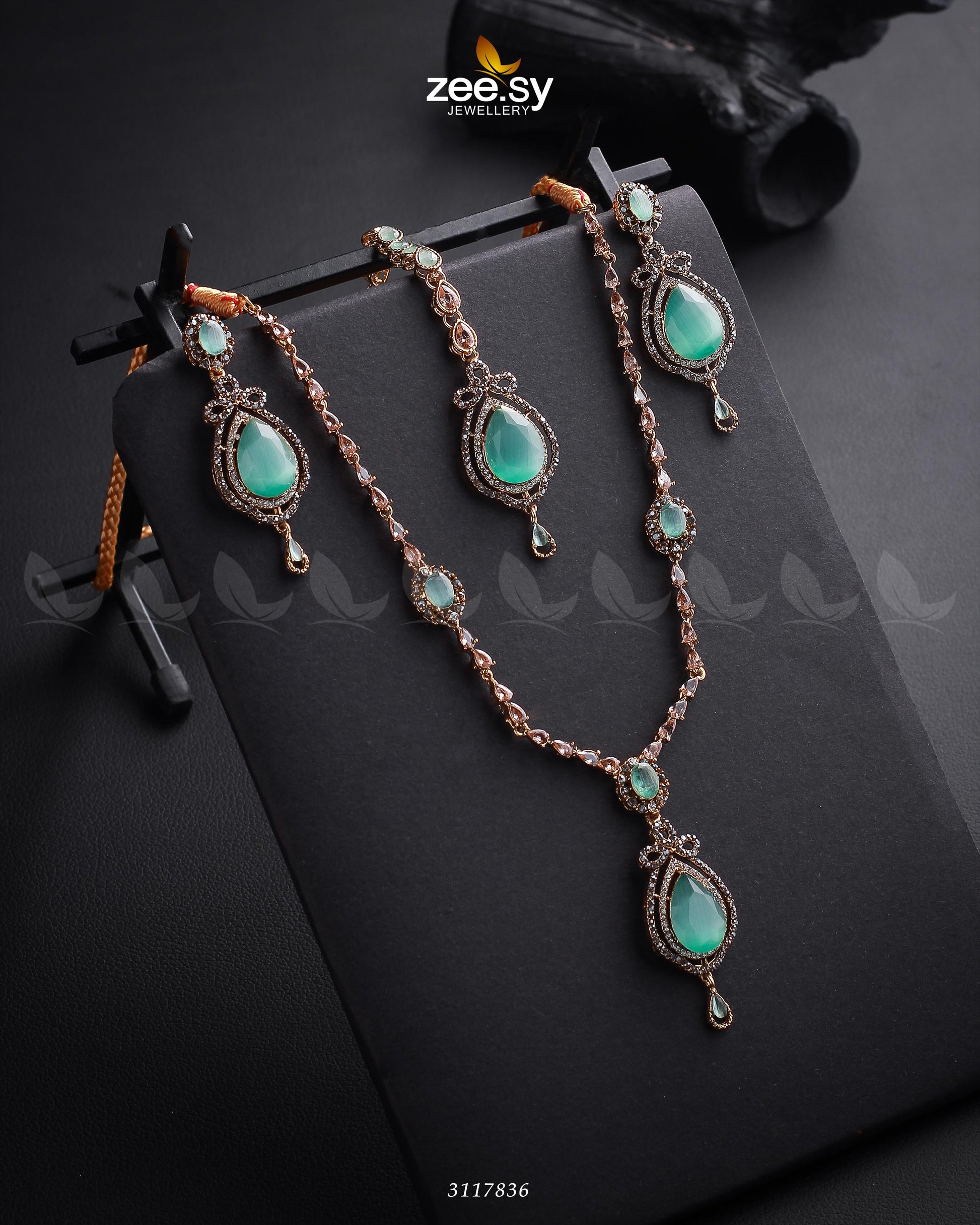 Syra Yousuf Necklace Set - Libasekhas