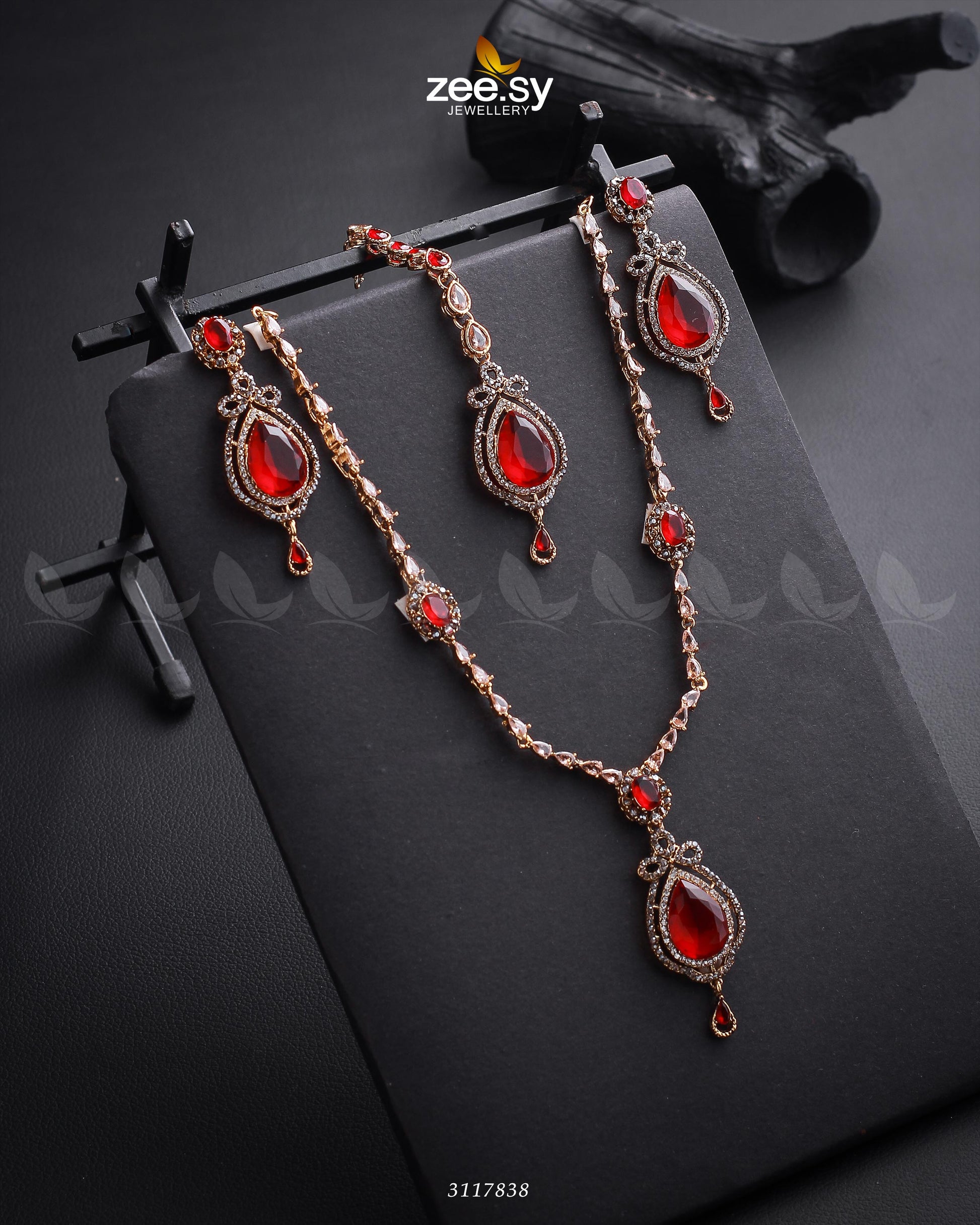 Syra Yousuf Necklace Set - Libasekhas