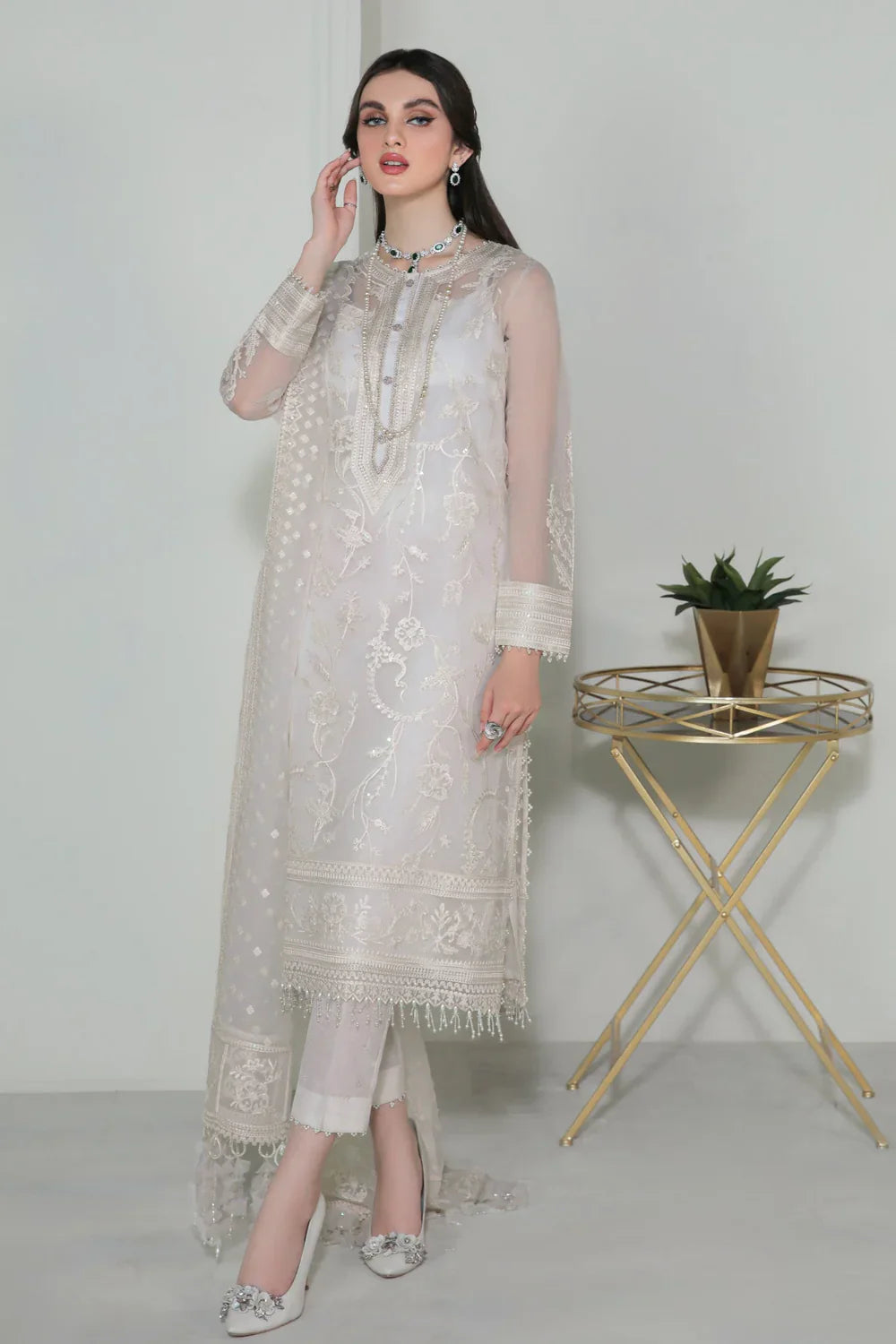 BAROQUE | EMBROIDERED ORGANZA UF-235